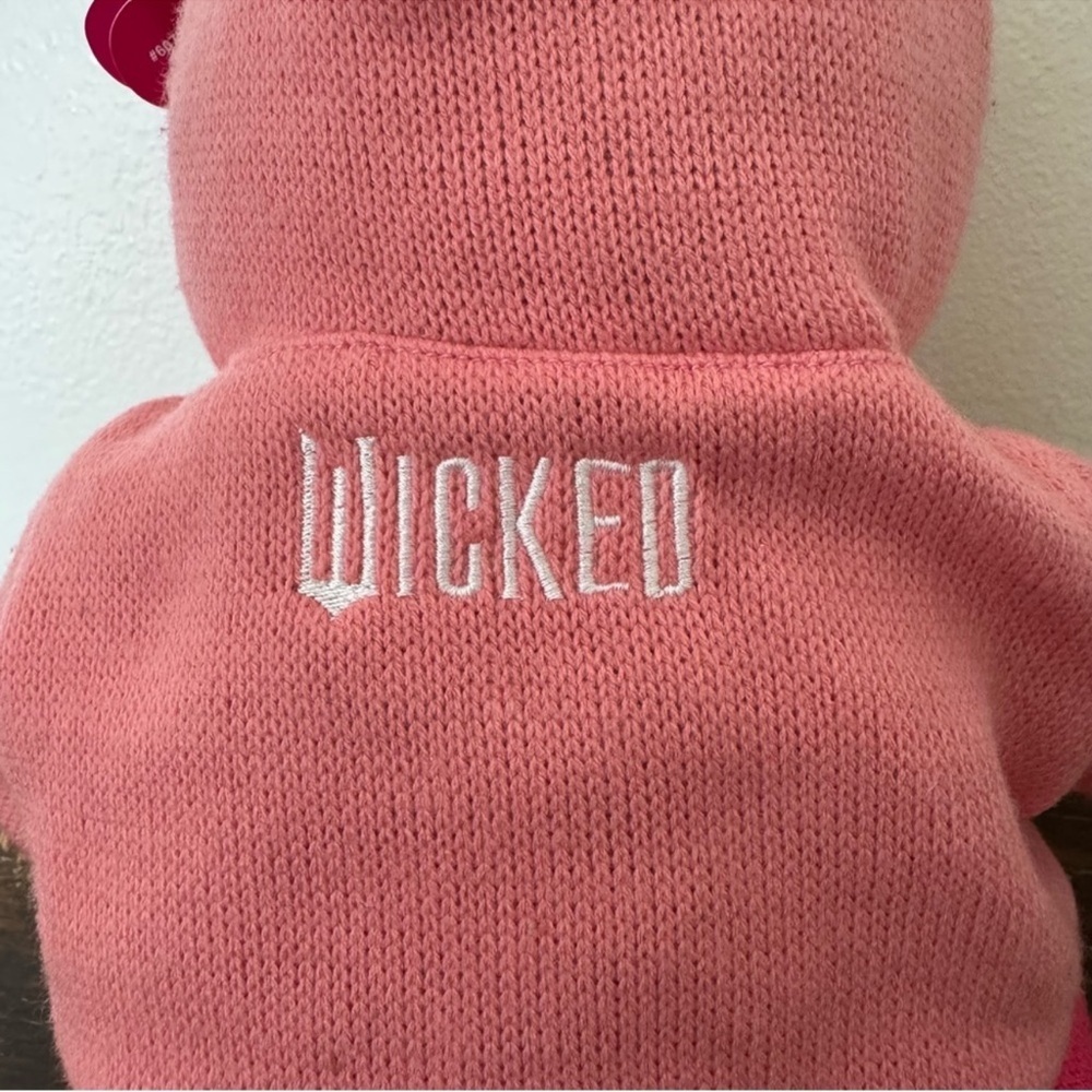 Wicked Gund Bear NWT
Bloomingdale's Wicked Little Pink Bear - Picture 6 of 16